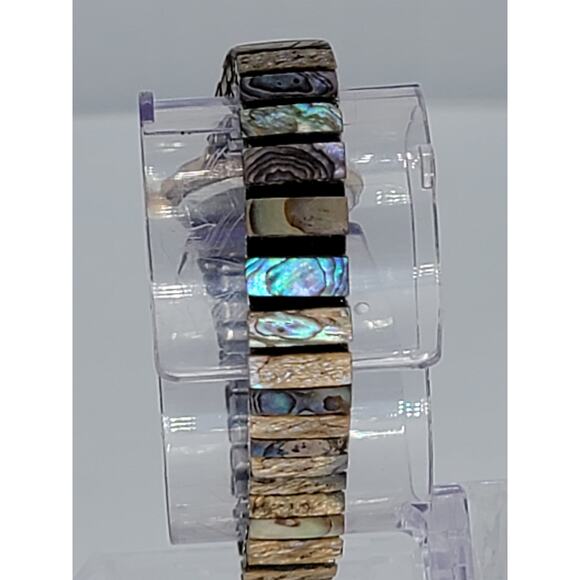 Santa Fe Abalone Style Wristwatch with an Expansion Band and Quartz Movement main image 5